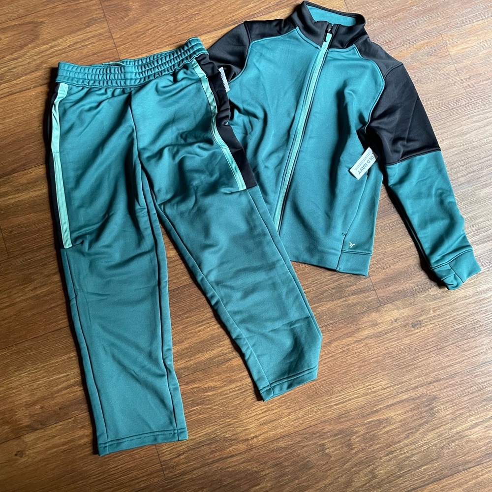 NWT Old Navy boys track suit